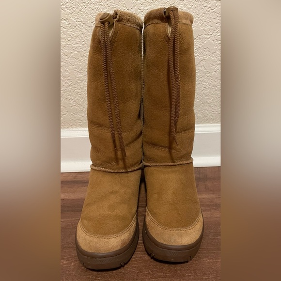 UGG brown leather sheepskin shearling lining tall drawstring boots fold over 9 - Picture 2 of 9